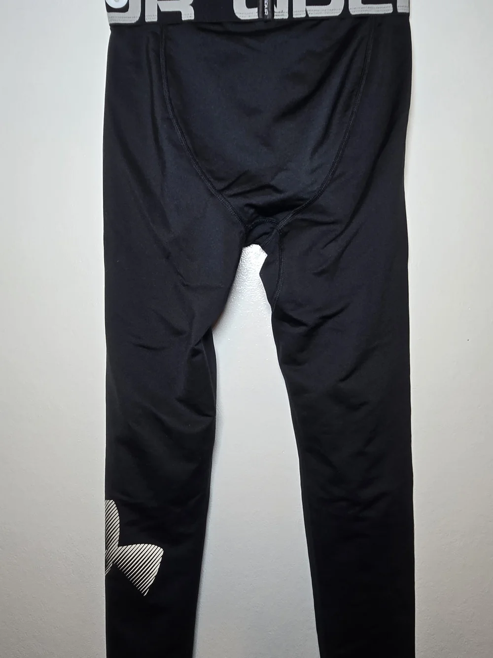 Under Armour Cold Gear Base Layer Boys Youth Medium Athletic Leggings Black